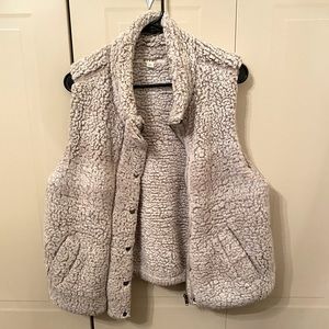 Francesca’s sherpa vest